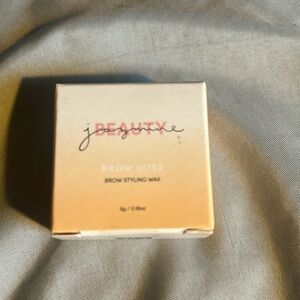 Sample size brow styling wax by Jazmine beauty